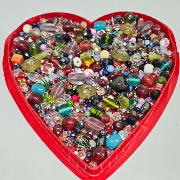1 LB Mixed Vintage to Now Lot of GLASS Beads for Art & Crafts Jewelry Making #B1 - Picture 2 of 5